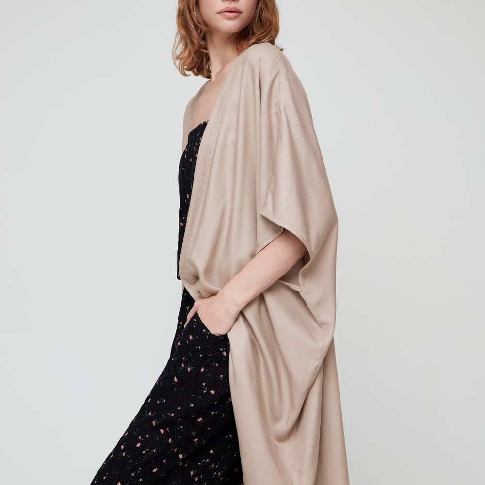 🇨🇦 Aritzia Azure Skies Aitken Blouse - Picture 4 of 14